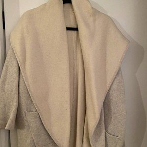 Sleeping on Snow Grey Wool Poncho